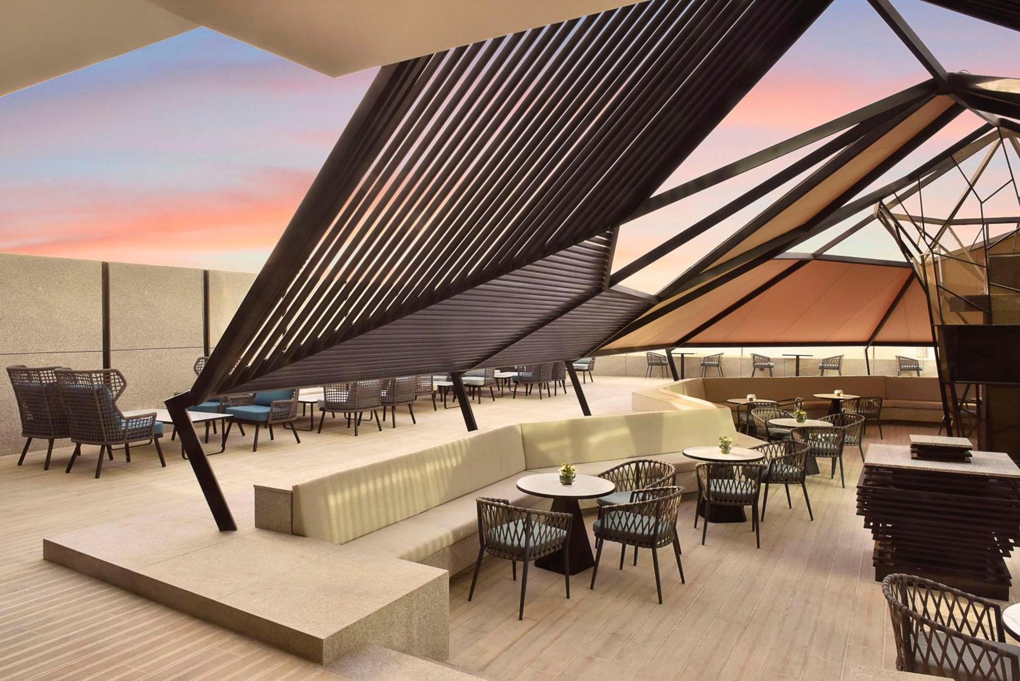 麦纳麦 Hilton Bahrain酒店 外观 照片 The Sky Bar